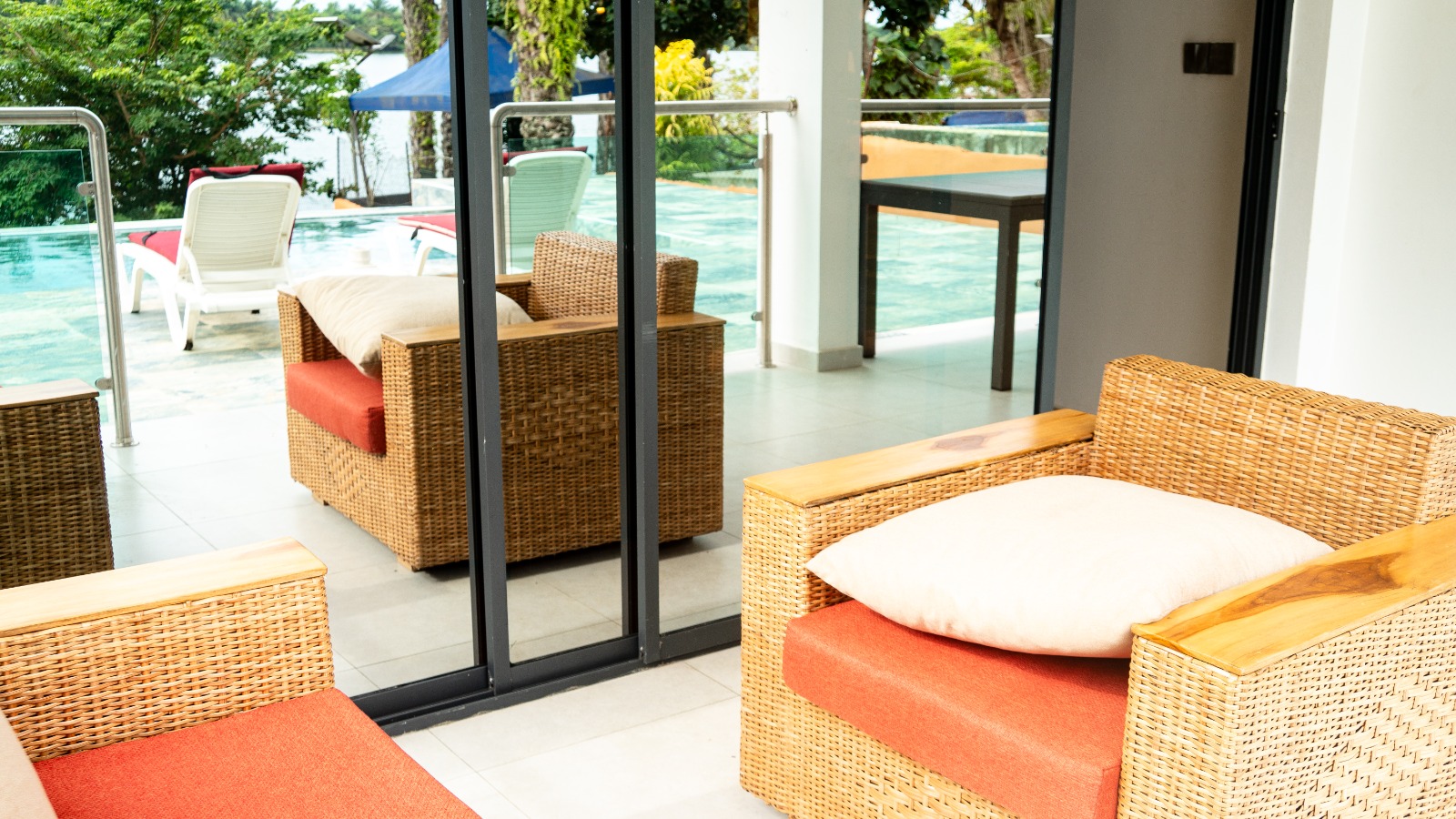 RESIDENCE HAUT STANDING 7 PIECES PISCINE PRIVEE
