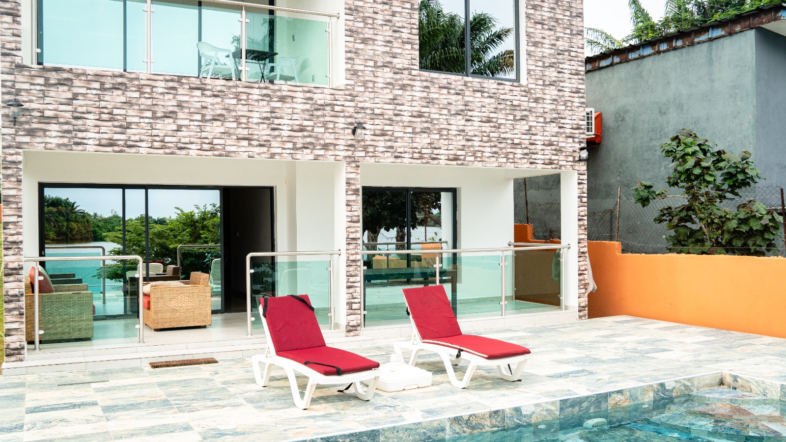RESIDENCE HAUT STANDING 7 PIECES PISCINE PRIVEE